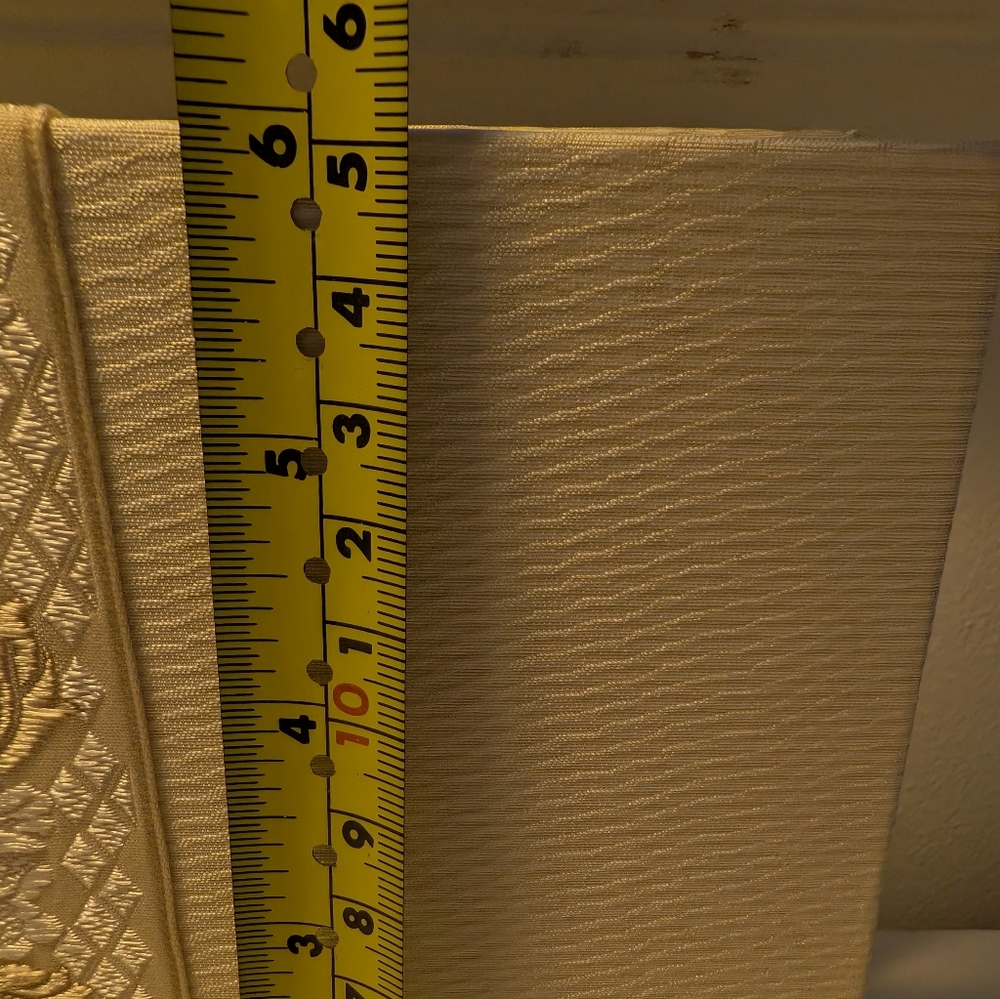 Molly West Handbound Ivory Silk Brocade Photo Album/Binder– 5x5, NIP (60 Photos) - Picture 3 of 7